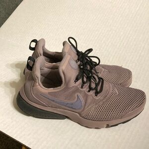 Ladies Nike athletic shoes size 7.5 US